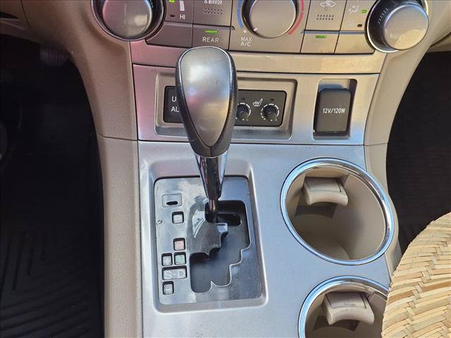 Used 2013 Toyota Highlander SE FWD image 10