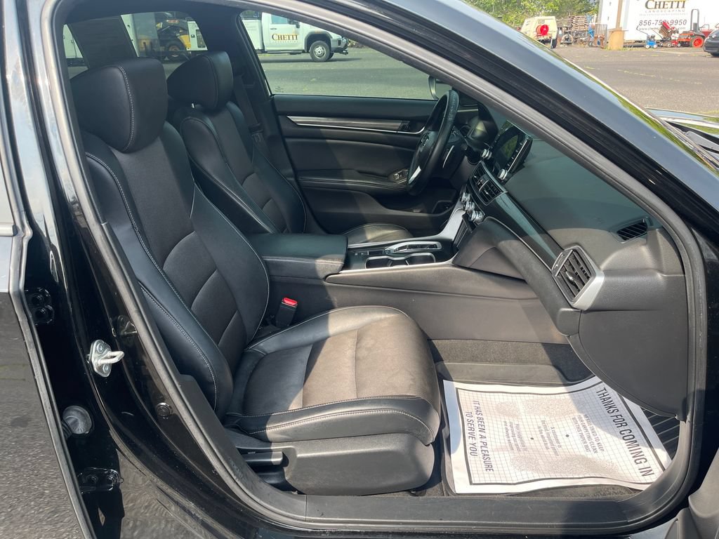 Used 2018 Honda Accord Sport image 19