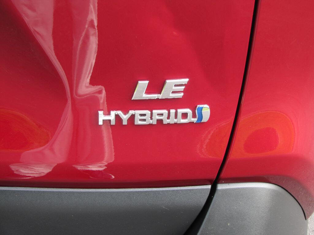 Used 2024 Toyota RAV4 LE image 13