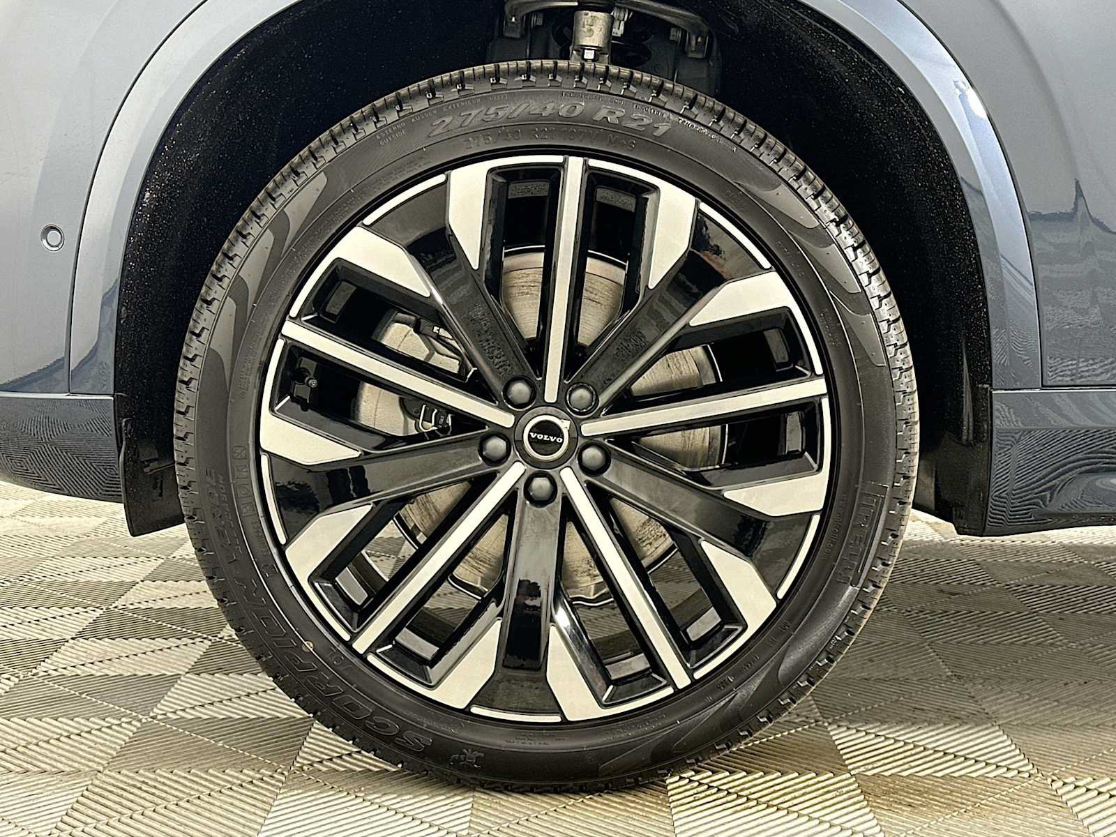 New 2026 Volvo XC90 B6 Plus w/ Protection Package Premier AWD/4WD image 30