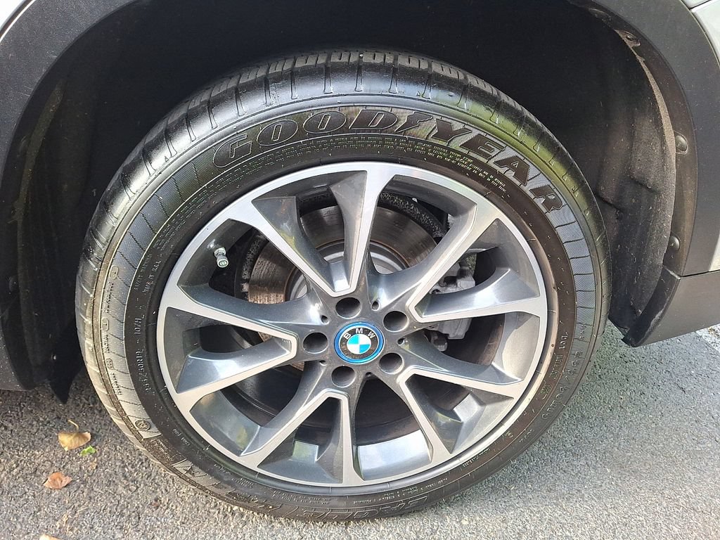 Used 2018 BMW X5 xDrive40e w/ Driving Assistance Package AWD/4WD image 6