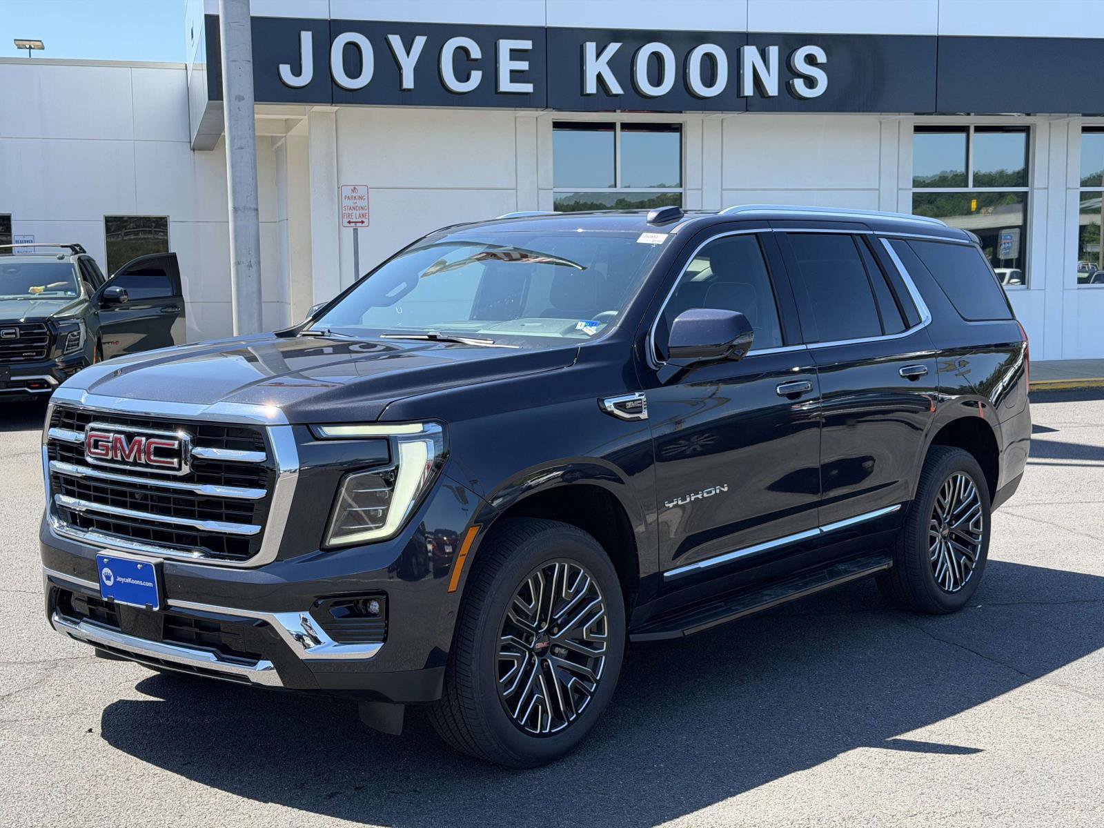 New 2026 GMC Yukon Elevation AWD/4WD image 4