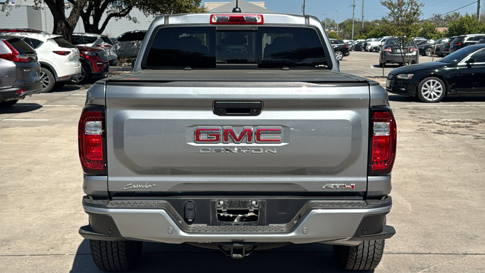 Used 2025 GMC Canyon AT4 image 6