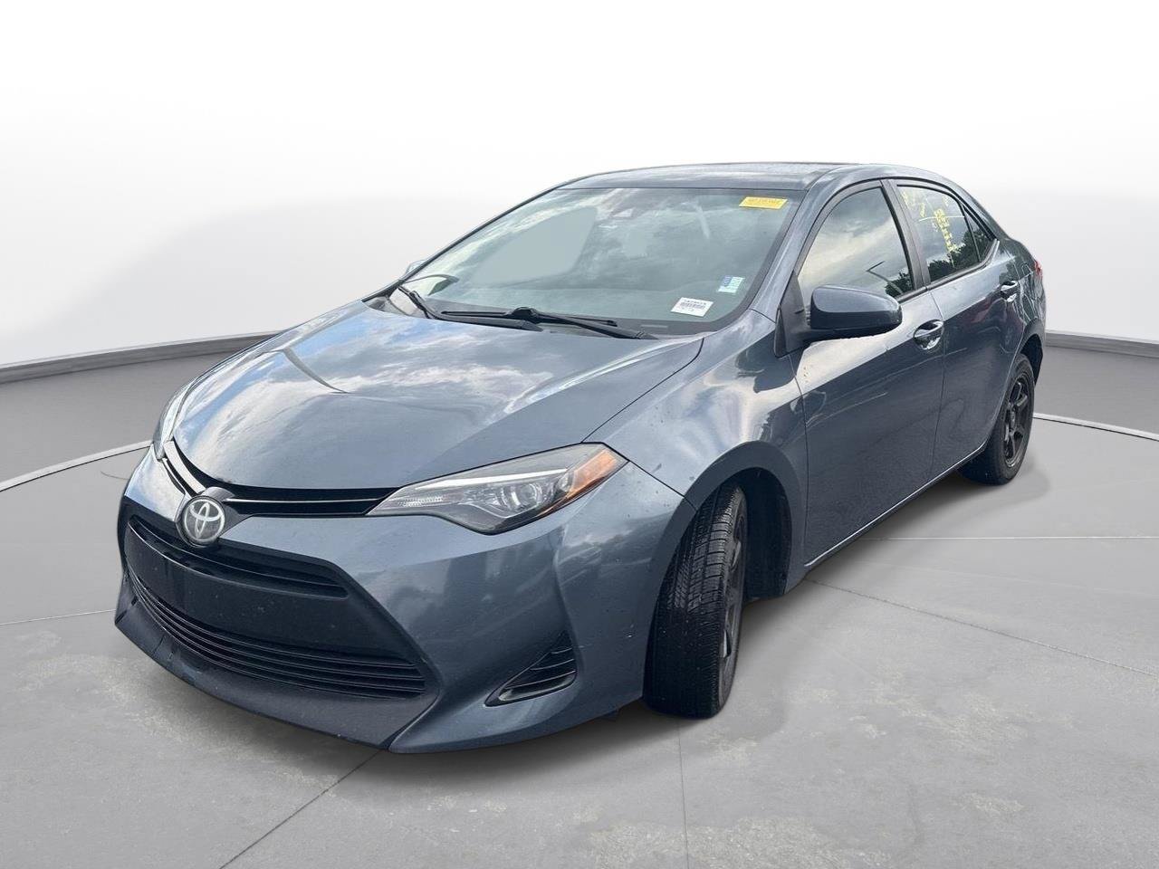 Used 2017 Toyota Corolla LE FWD image 2