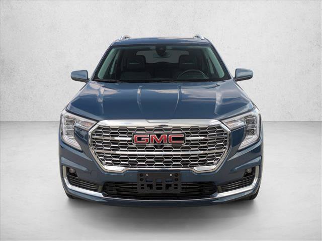 Used 2024 GMC Terrain Denali w/ Denali Premium Package AWD/4WD image 2