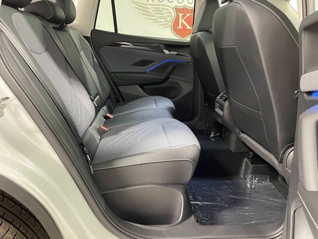 New 2026 Volkswagen Tiguan SE AWD/4WD image 25
