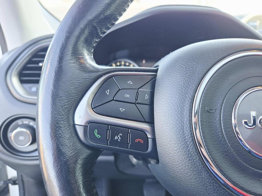 Used 2020 Jeep Renegade Limited image 22