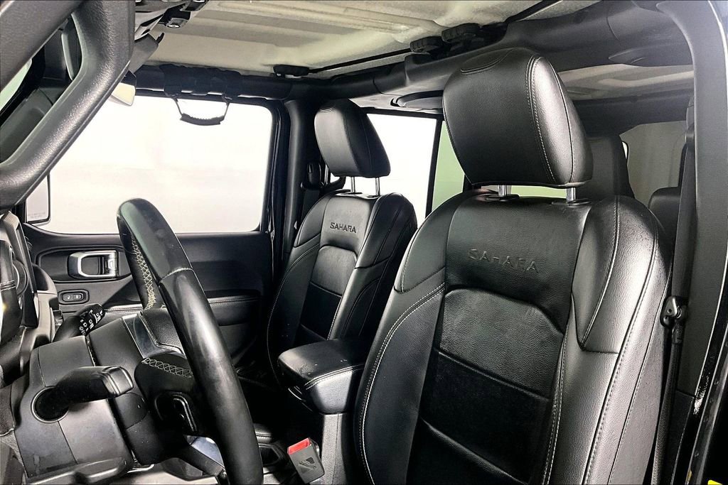 Used 2018 Jeep Wrangler Unlimited Sahara AWD/4WD image 25
