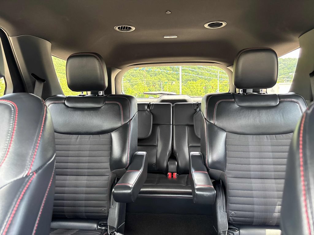 Used 2025 Ford Explorer ST-Line AWD/4WD image 20