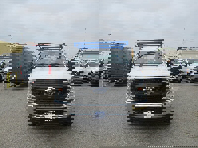 Used 2022 Ford F350 XL w/ Power Equipment Group image 5