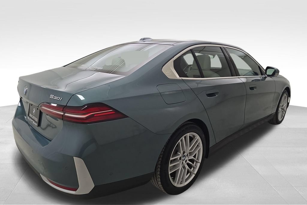 Certified 2024 BMW 530i xDrive w/ Premium Package AWD/4WD image 9