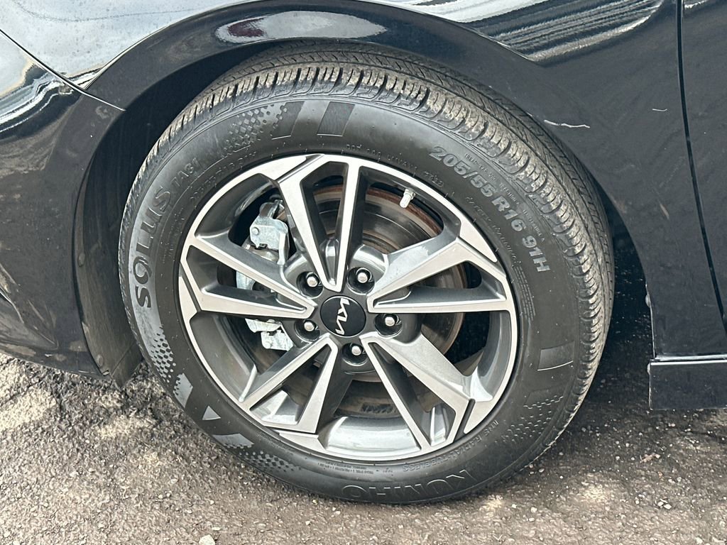 Used 2024 Kia Forte GT-Line w/ GT-Line Premium Package FWD image 12