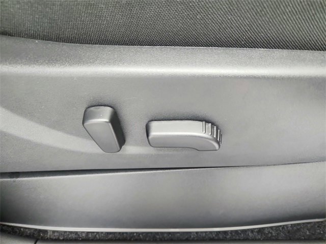 Used 2025 Nissan Frontier PRO-4X image 40