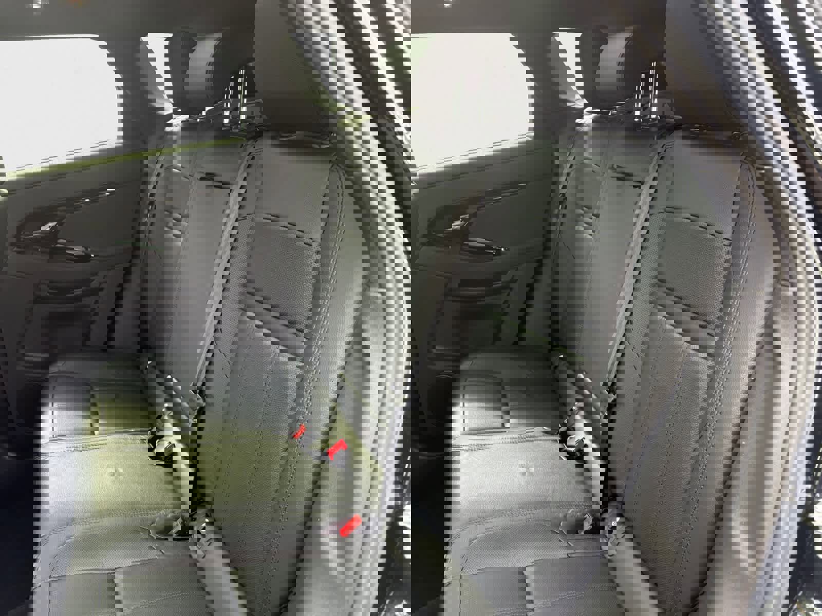 Used 2024 Land Rover Range Rover Evoque Dynamic SE image 17