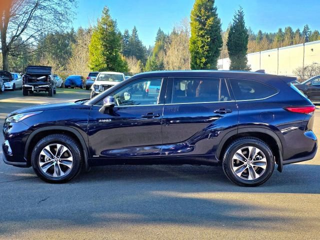Used 2020 Toyota Highlander XLE AWD/4WD image 4