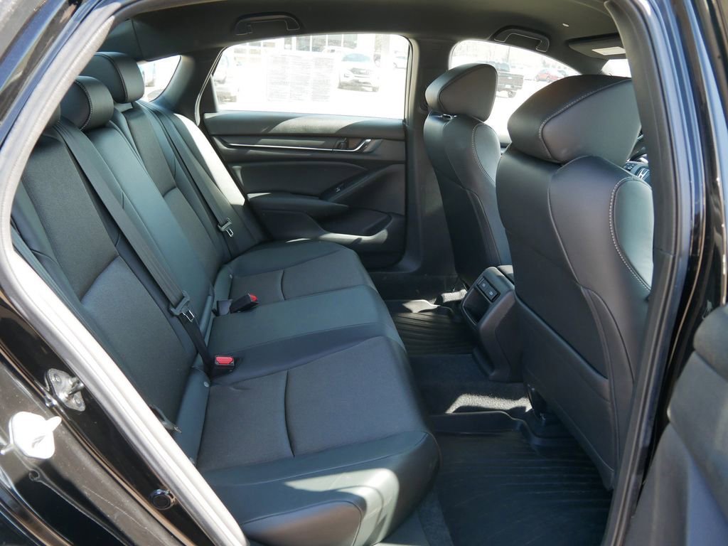 Used 2022 Honda Accord Sport image 11