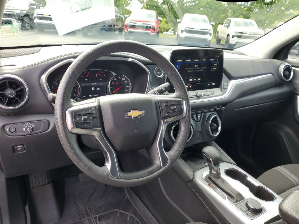 Used 2024 Chevrolet Blazer LT w/ Convenience Package FWD image 7