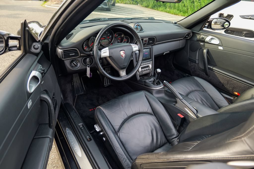 Used 2006 Porsche 911 Carrera RWD image 21
