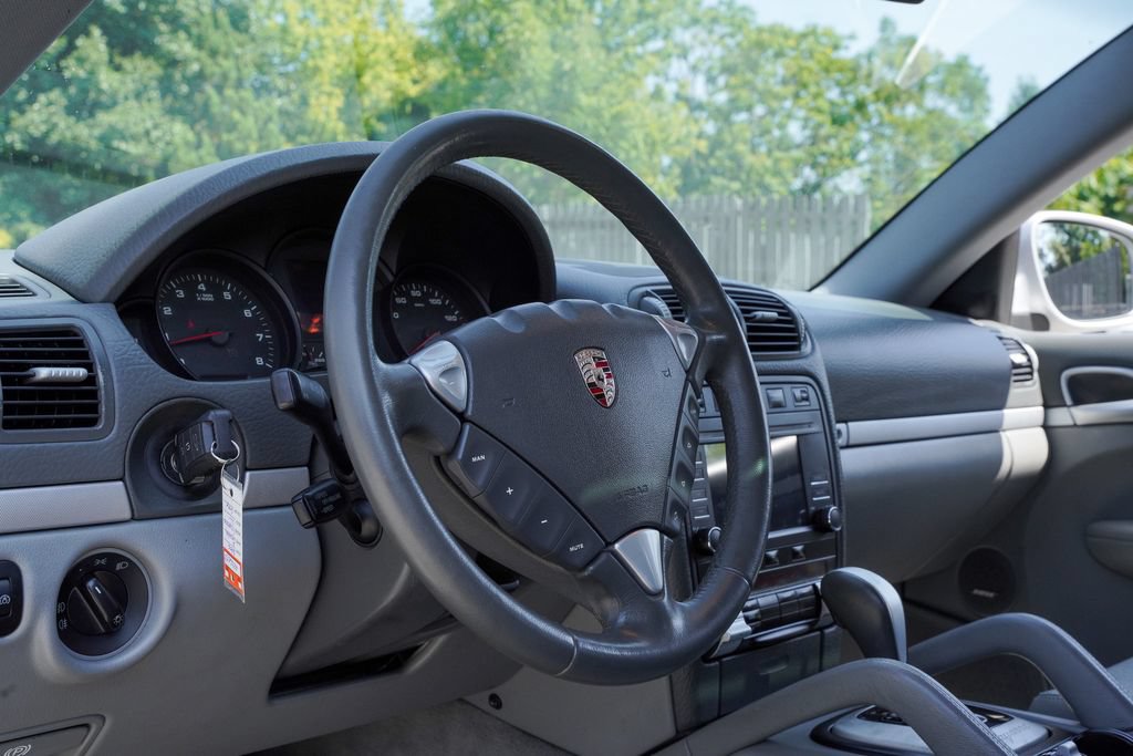 Used 2006 Porsche Cayenne AWD/4WD image 12