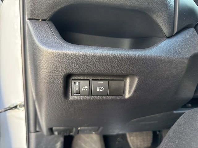 Used 2025 Toyota RAV4 XLE AWD/4WD image 23
