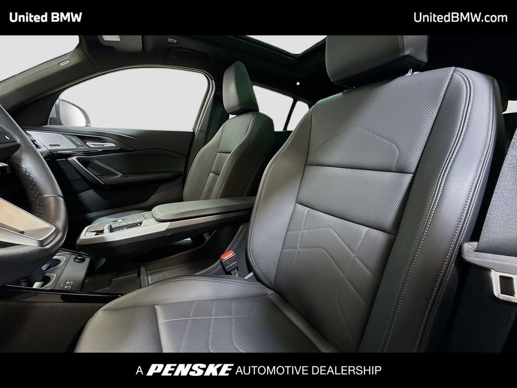 Used 2025 BMW X2 xDrive28i w/ Premium Package AWD/4WD image 5