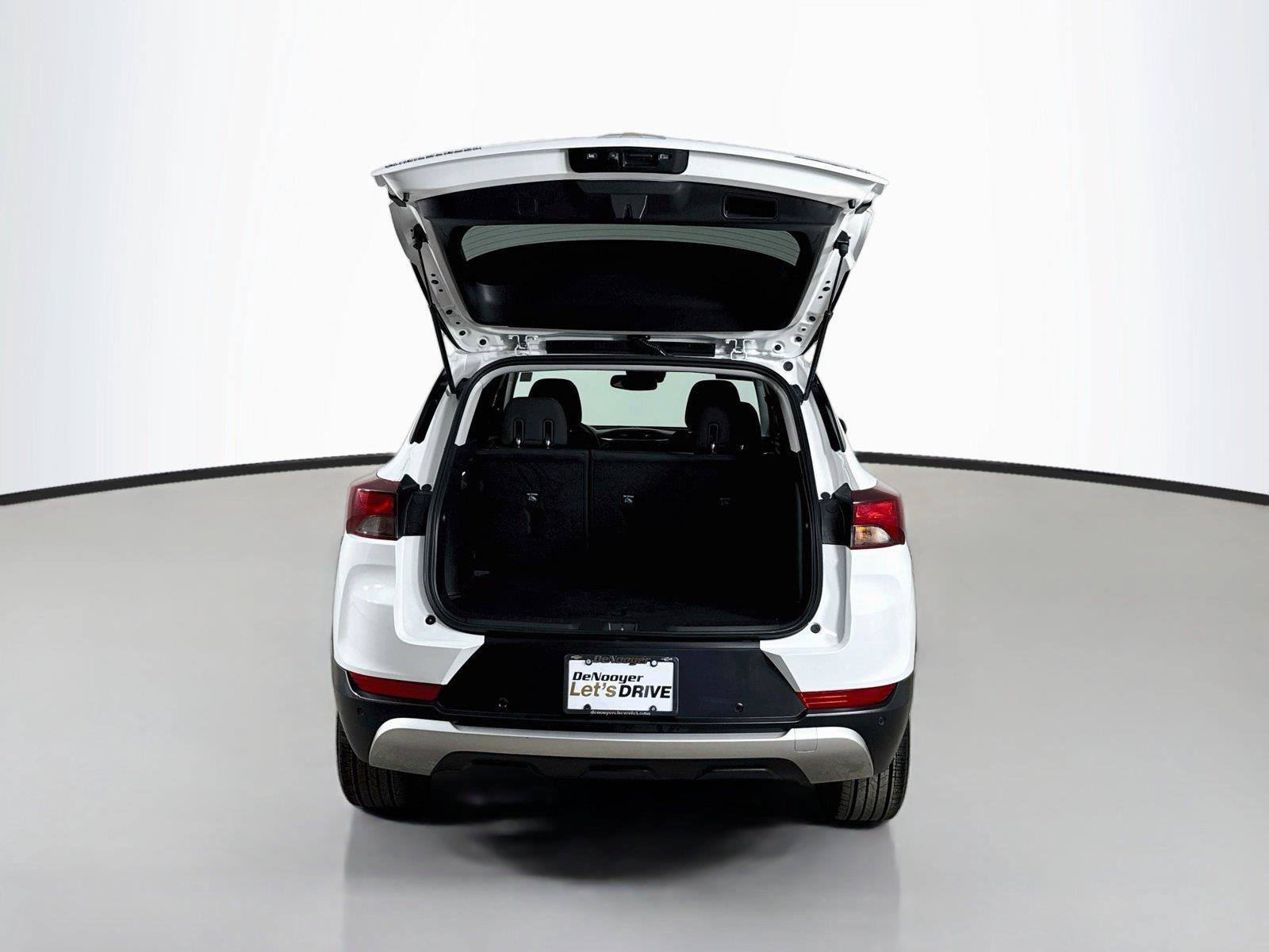Used 2022 Chevrolet TrailBlazer LT w/ Convenience Package FWD image 25