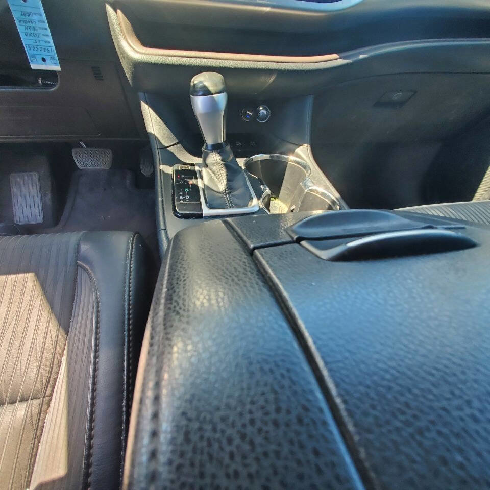 Used 2015 Toyota Highlander Plus image 17