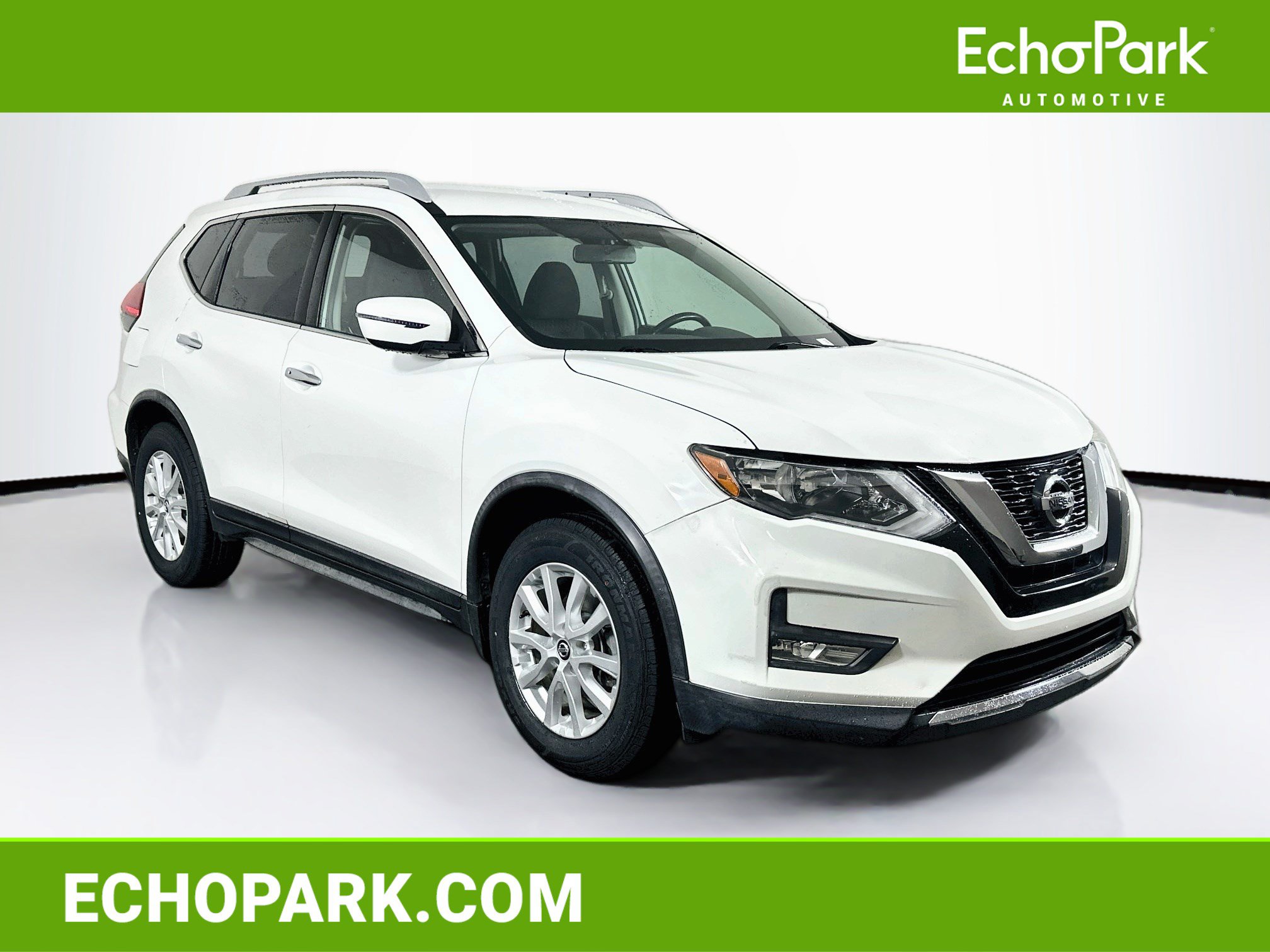 Used 2017 Nissan Rogue SV FWD image 1