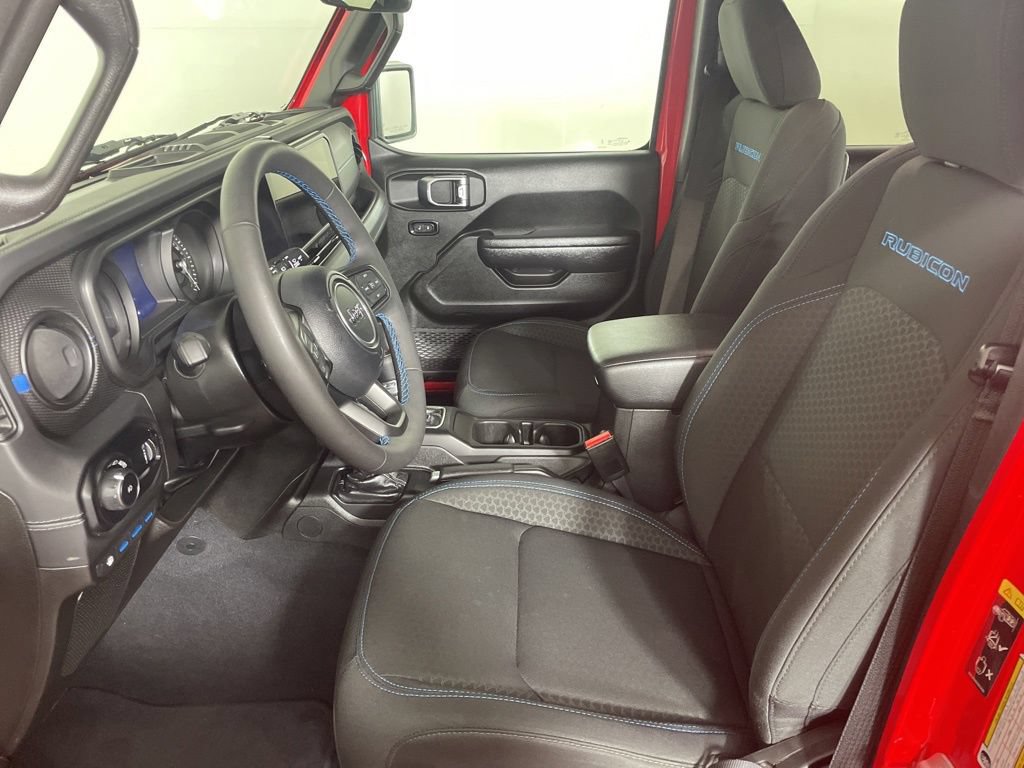 Certified 2025 Jeep Wrangler Unlimited Rubicon 4xe w/ Convenience Group AWD/4WD image 8