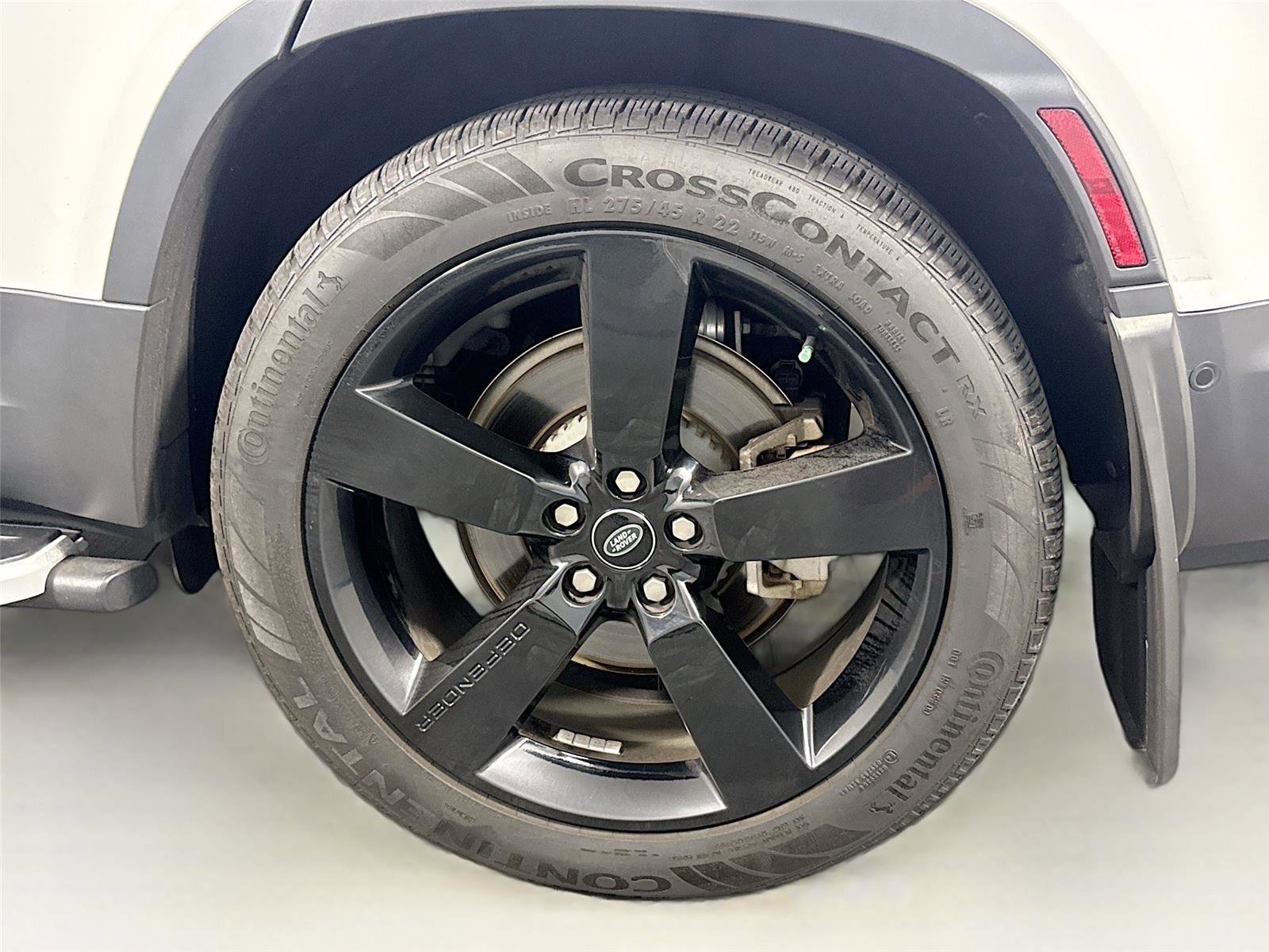 Used 2023 Land Rover Defender 130 S image 34