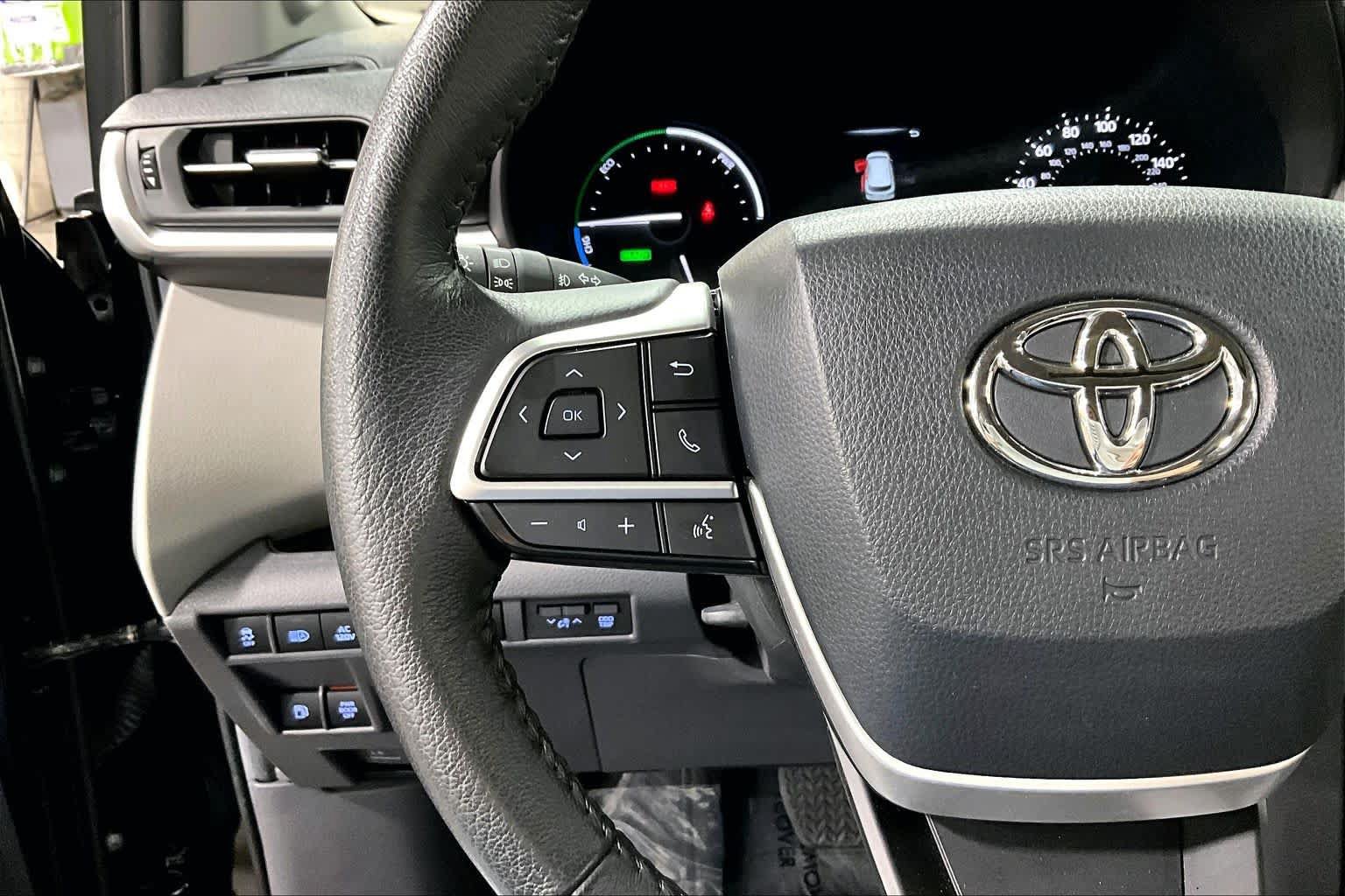 Certified 2023 Toyota Sienna XLE w/ XLE Plus Package AWD/4WD image 47