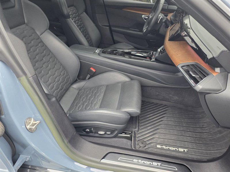 Used 2023 Audi e-tron GT Prestige AWD/4WD image 45