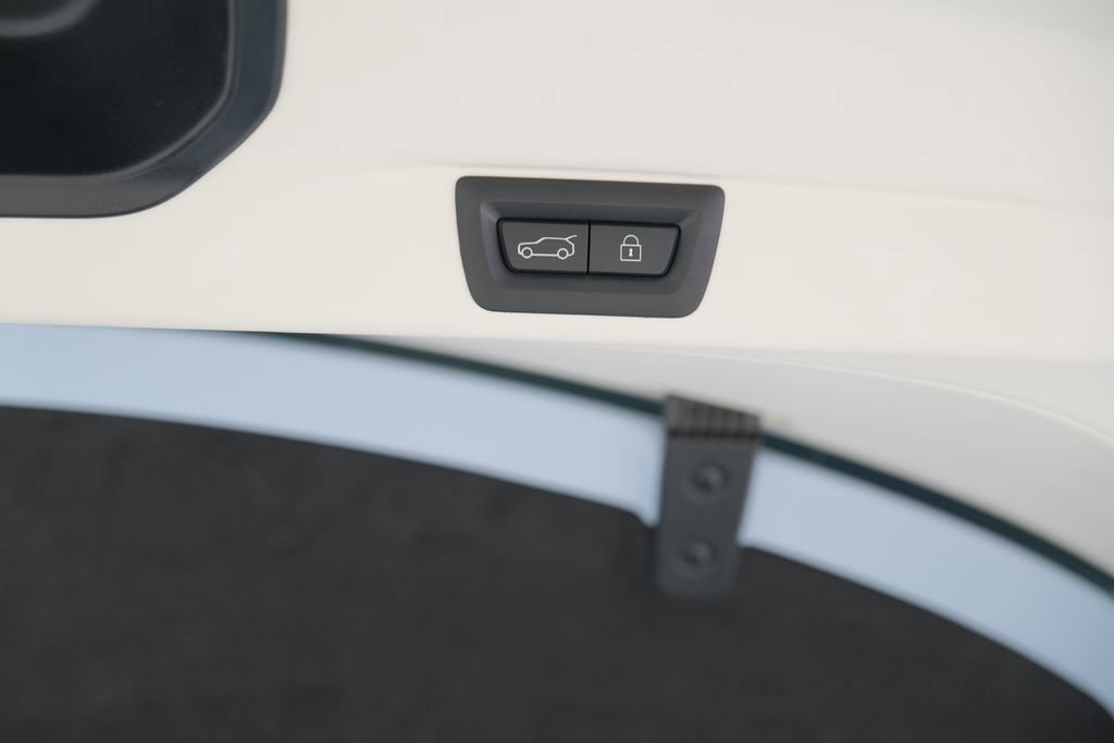 Used 2026 Rolls-Royce Cullinan image 82