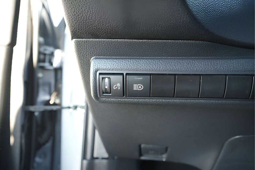 Used 2024 Toyota Corolla SE image 25