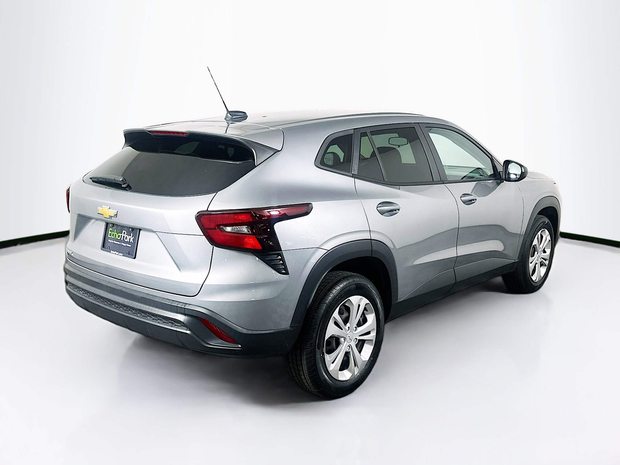 Used 2024 Chevrolet Trax LS FWD image 9