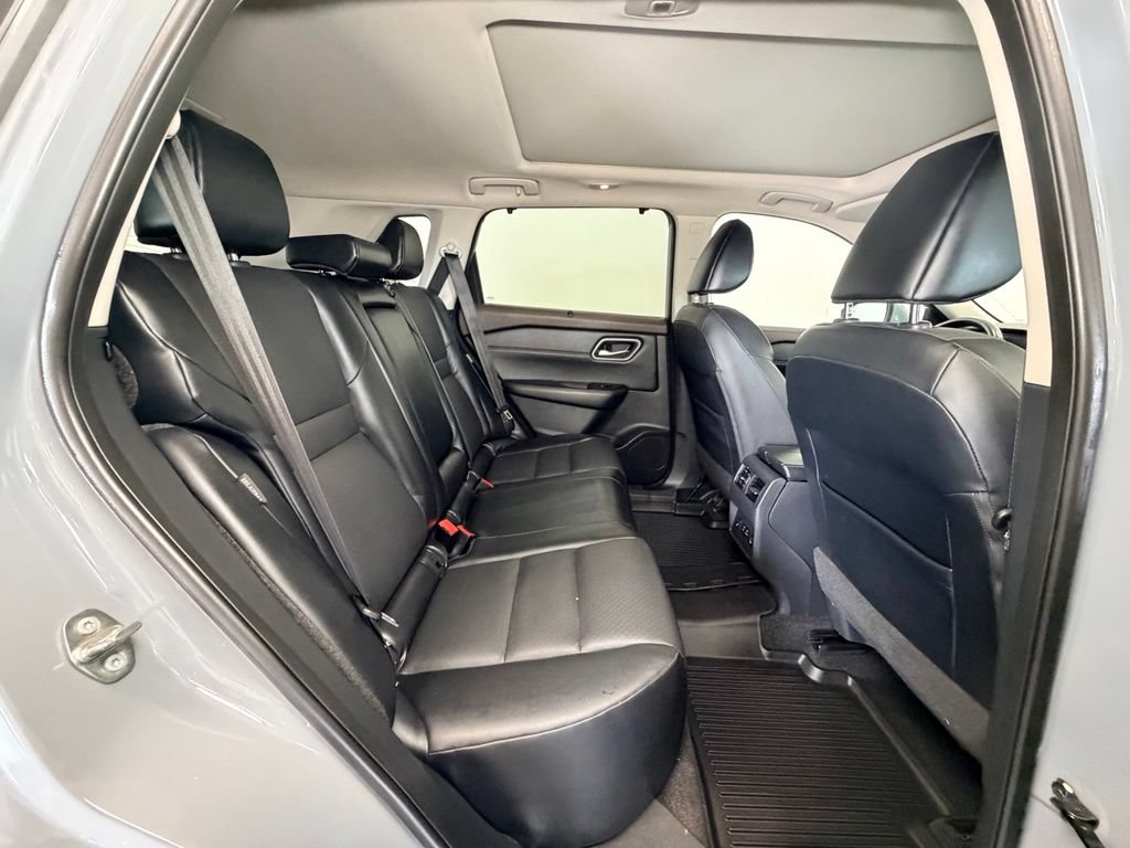 Used 2021 Nissan Rogue SV AWD/4WD image 7