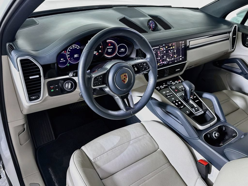 Certified 2023 Porsche Cayenne Platinum Edition AWD/4WD image 4