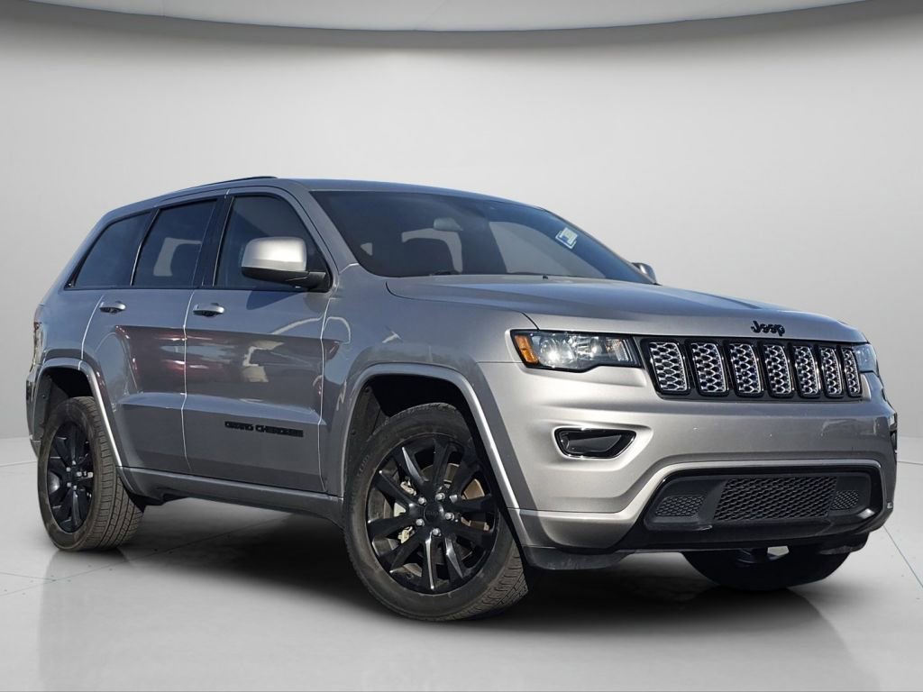 Used 2021 Jeep Grand Cherokee Laredo X image 2