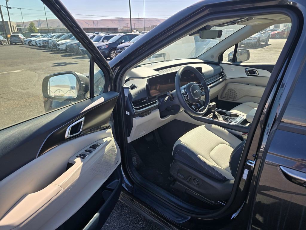New 2025 Kia Carnival SX Prestige FWD image 22