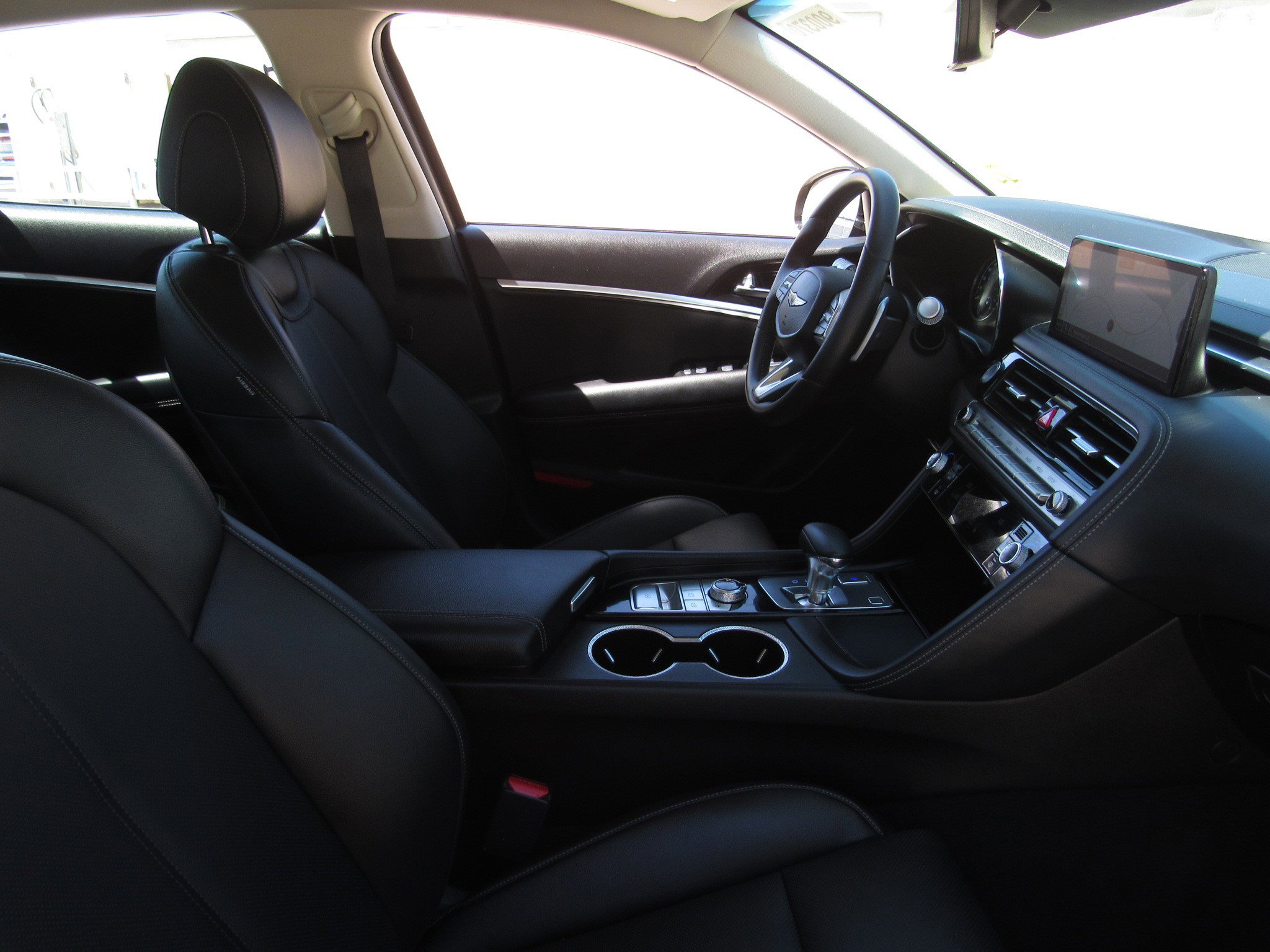 Used 2025 Genesis G70 2.5T image 8