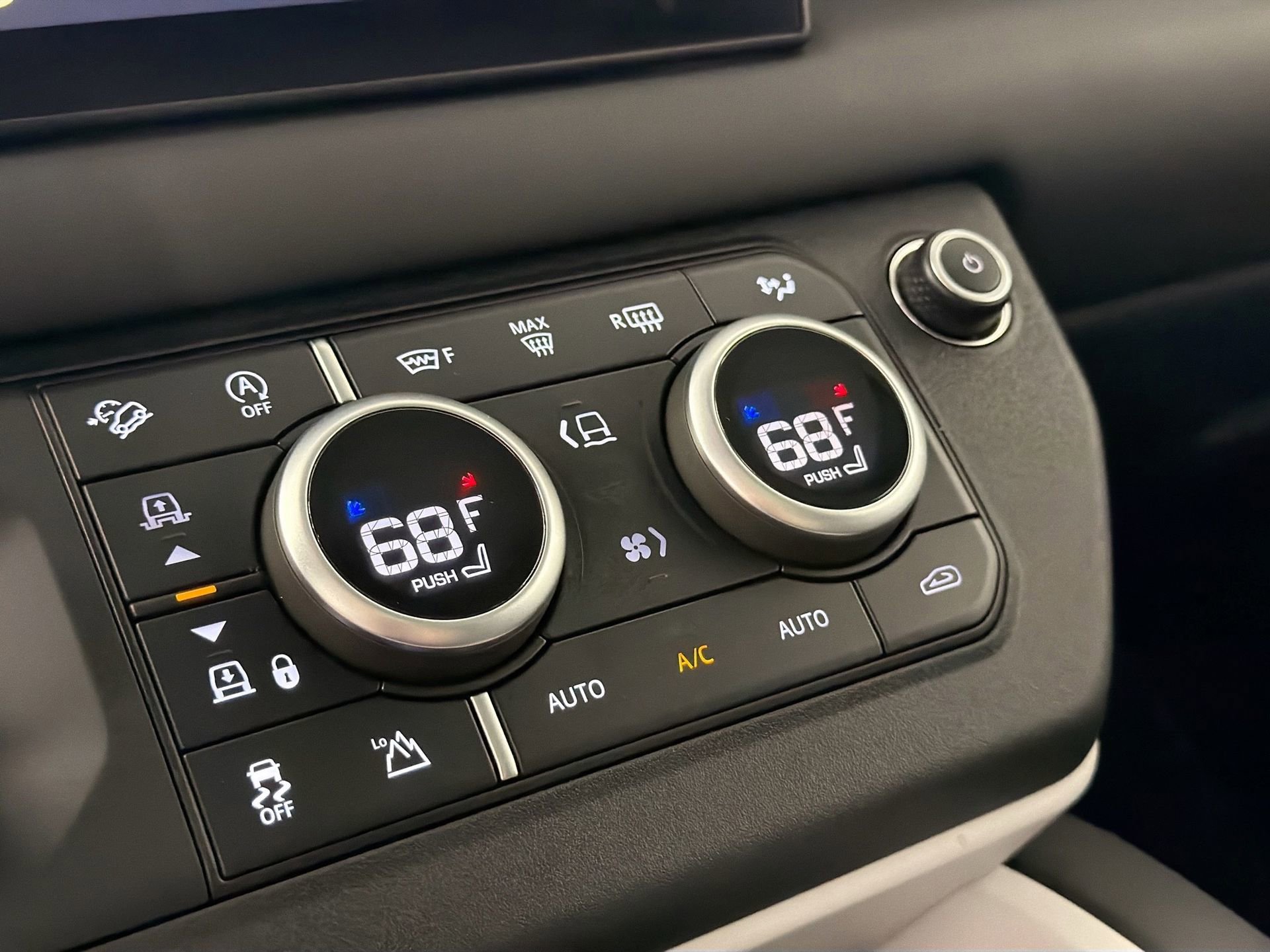 Certified 2025 Land Rover Defender 130 S image 17