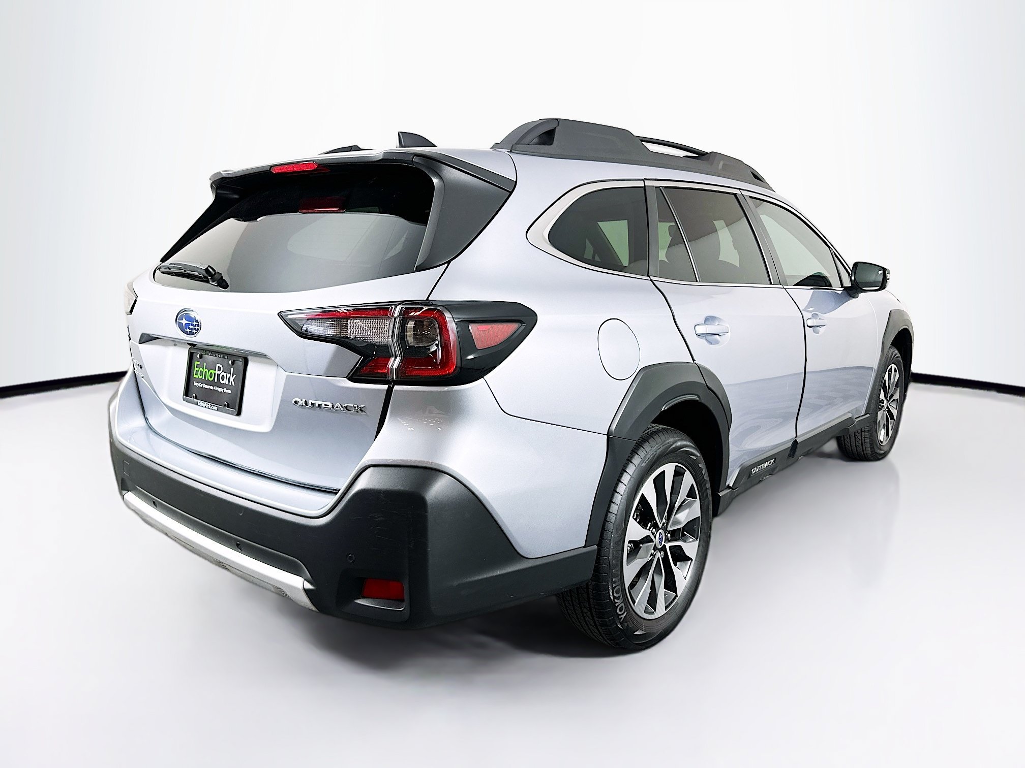 Used 2025 Subaru Outback Limited AWD/4WD image 9