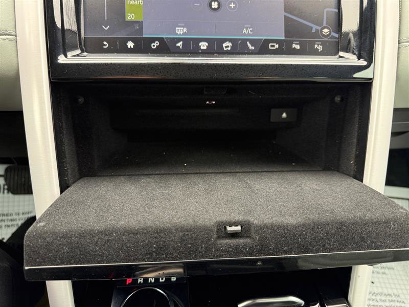 Used 2019 Land Rover Discovery HSE Luxury image 27