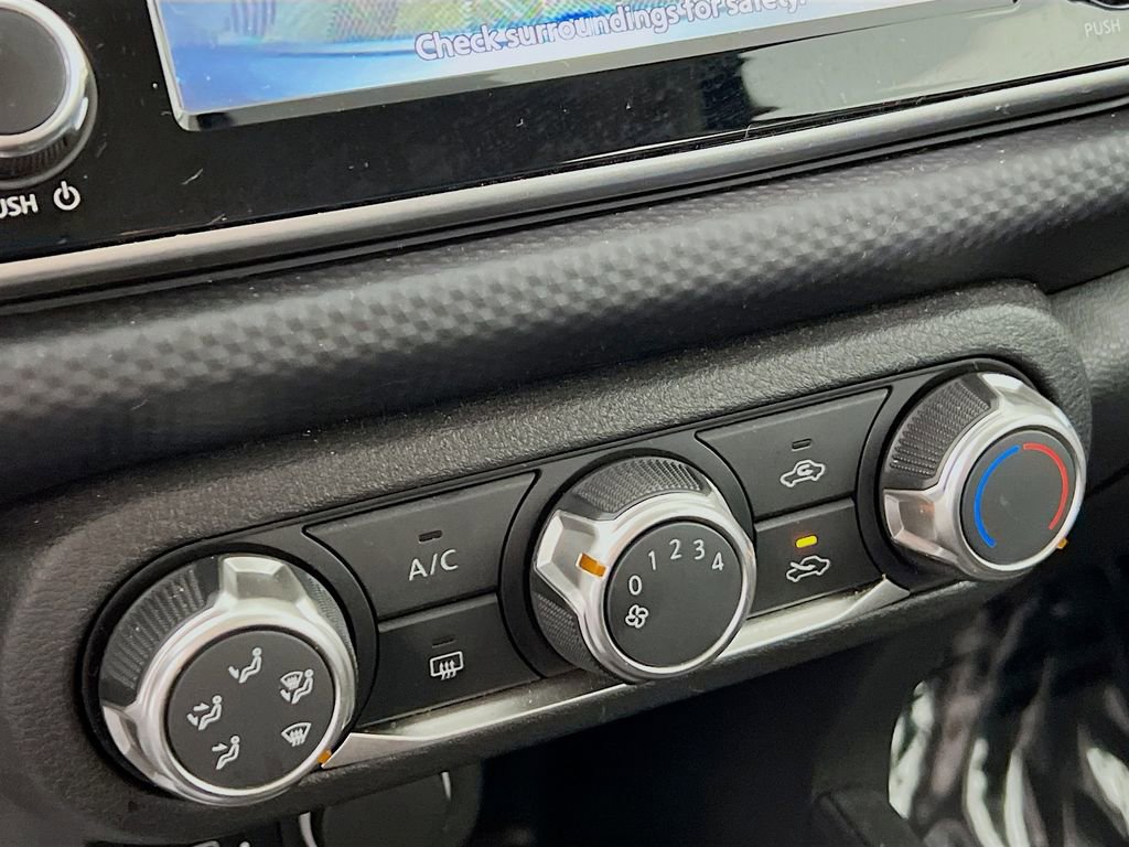 Used 2024 Nissan Kicks S image 14