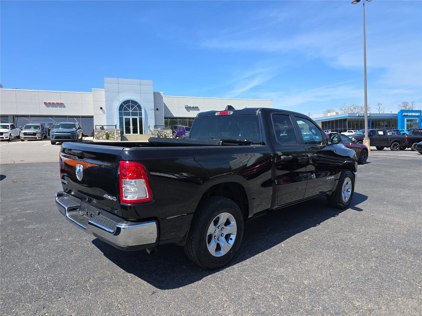 Used 2023 RAM 1500 Big Horn AWD/4WD image 3