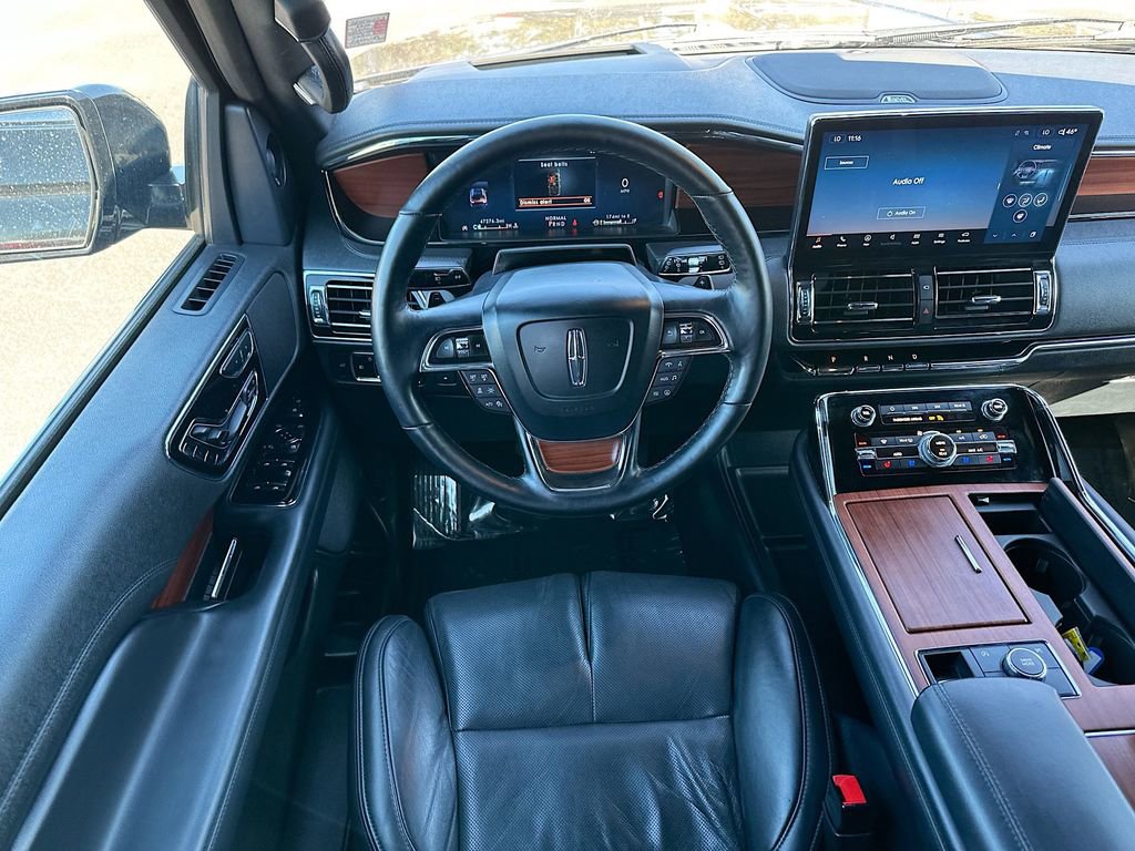 Used 2023 Lincoln Navigator Reserve image 22