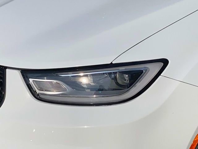 Used 2023 Chrysler Pacifica Touring-L w/ S Appearance Package image 5