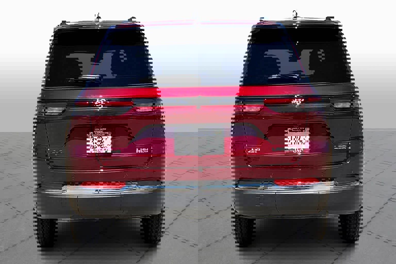 New 2025 Jeep Grand Cherokee Laredo X w/ Luxury Tech Group I image 4