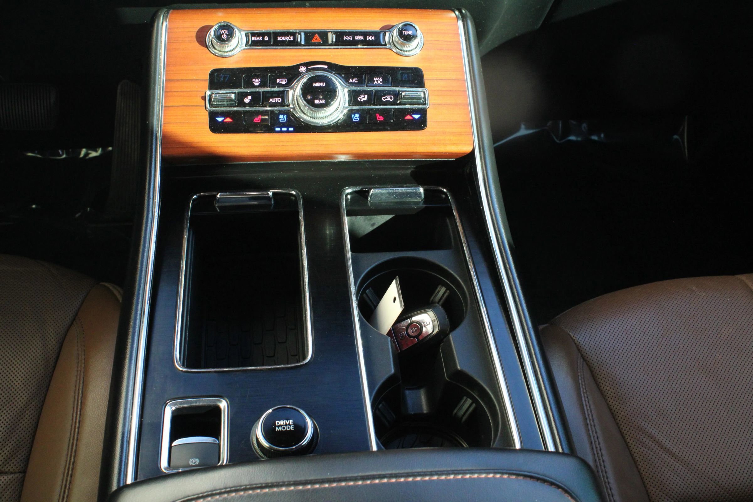 Used 2020 Lincoln Aviator Reserve w/ Equipment Group 201A image 18