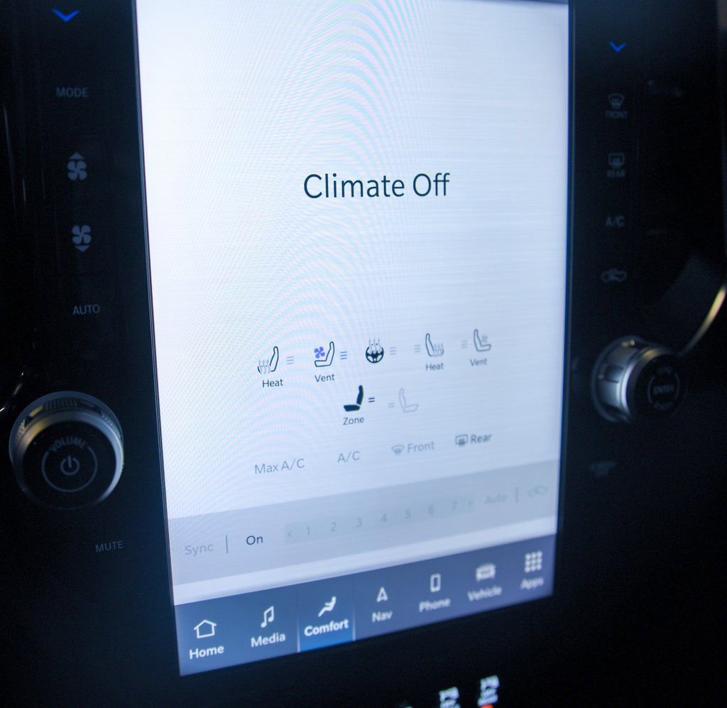 Used 2025 RAM 1500 Laramie w/ Sport Appearance Package image 21